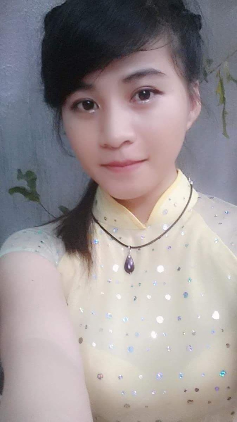 Cô giáo Bình Phước bất ngờ nổi tiếng bởi clip 12 giây... bị quay lén - 5 Cô giáo Bình Phước bất ngờ nổi tiếng bởi clip 12 giây... bị quay lén - 5