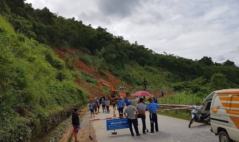 Thị trấn cao nhất xứ Nghệ ngập trong biển nước - 23 Thị trấn cao nhất xứ Nghệ ngập trong biển nước - 23