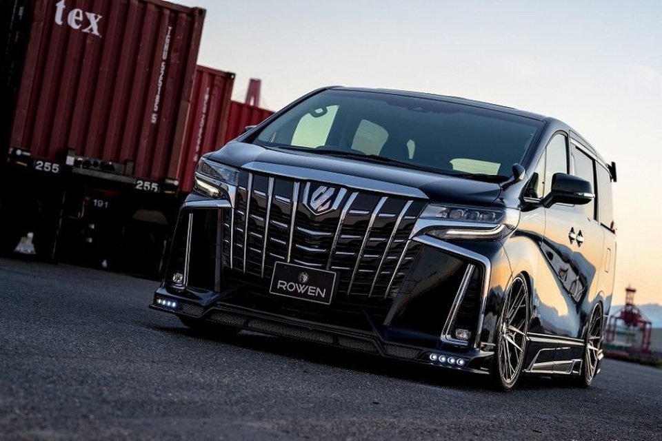 Toyota Alphard thêm dị biệt với gói độ ngoại thất của Rowen - 1 Toyota Alphard thêm dị biệt với gói độ ngoại thất của Rowen - 1