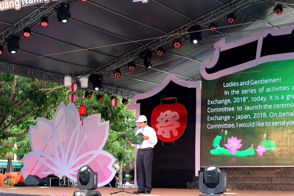 Bạn trẻ Hội An xây dựng “Thành phố du lịch không khói thuốc lá” - 1 Ông Nguyễn Văn Sơn - Phó Chủ tịch TP Hội An phát động “Giao lưu văn hóa Hội An-Nhật Bản không khói thuốc lá”