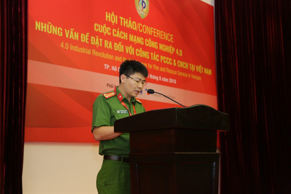 Khai mạc triển lãm Secutech Vietnam 2018 - 5
Trung tá Nguyễn Văn Bình - Trường phòng KHCN và Kiểm định Cục Cảnh sát PCCC và CNCH - Bộ Công an phát biểu tại Hội thảo chuyên đề.