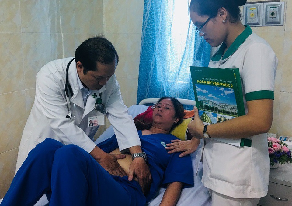 Lạm dụng thuốc xịt, nữ bệnh nhân hen suyễn suýt chết - 1 Nữ bệnh nhân may mắn qua cơn nguy kịch sau khi được hồi sức tích cực