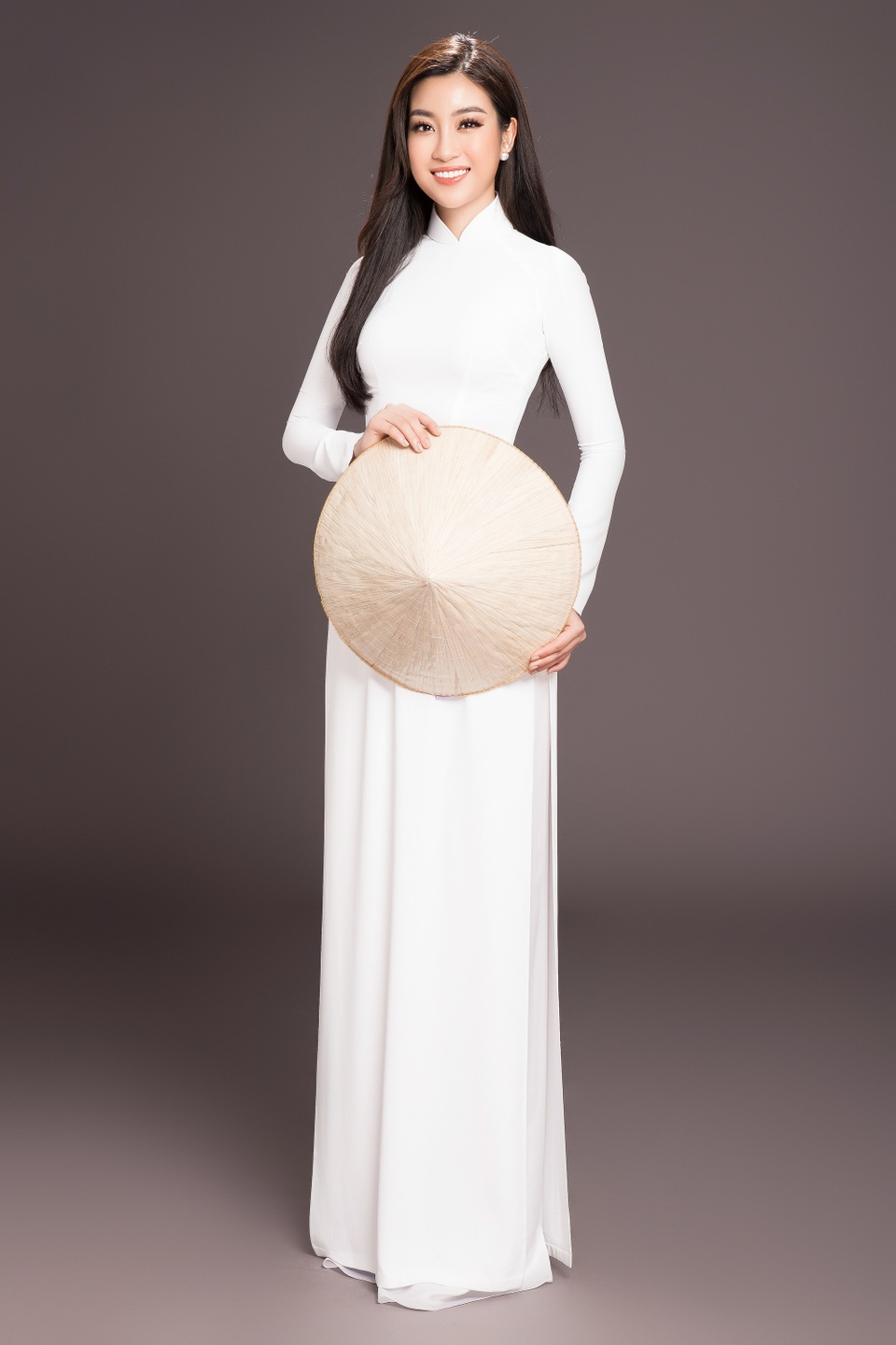 Ba Hoa hậu sẽ hát trên sân khấu “30 năm Hoa hậu Việt Nam” là ai? - 14 Hoa hậu Mai Phương, Mai Phương Thuý, Thuỳ Dung, Ngọc Hân và Đỗ Mỹ Linh.