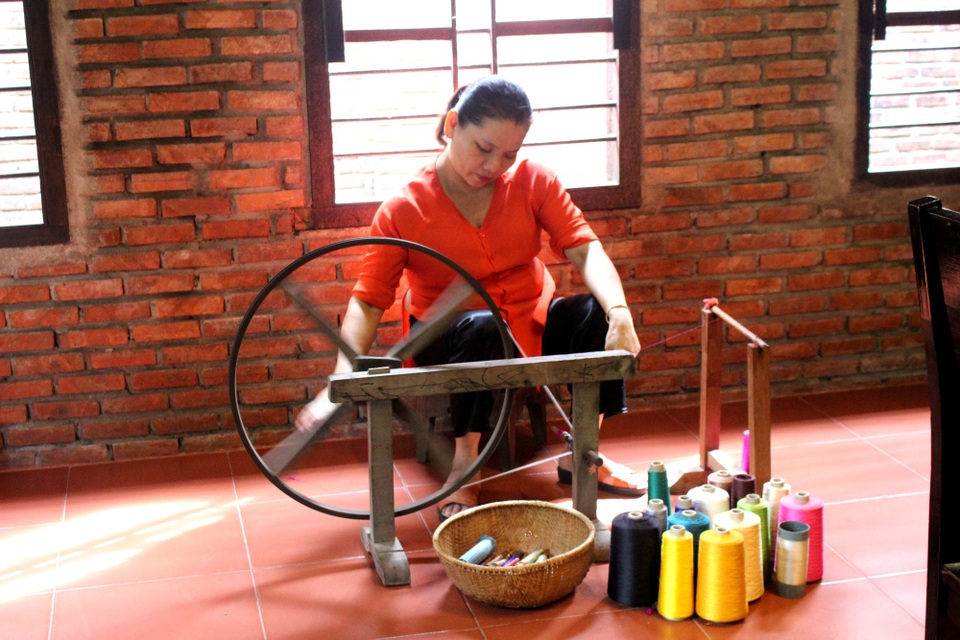 Giao lưu, trưng bày sản phẩm tơ lụa thổ cẩm truyền thống 2018 - 1 Giao lưu, trưng bày sản phẩm tơ lụa thổ cẩm truyền thống 2018 - 1