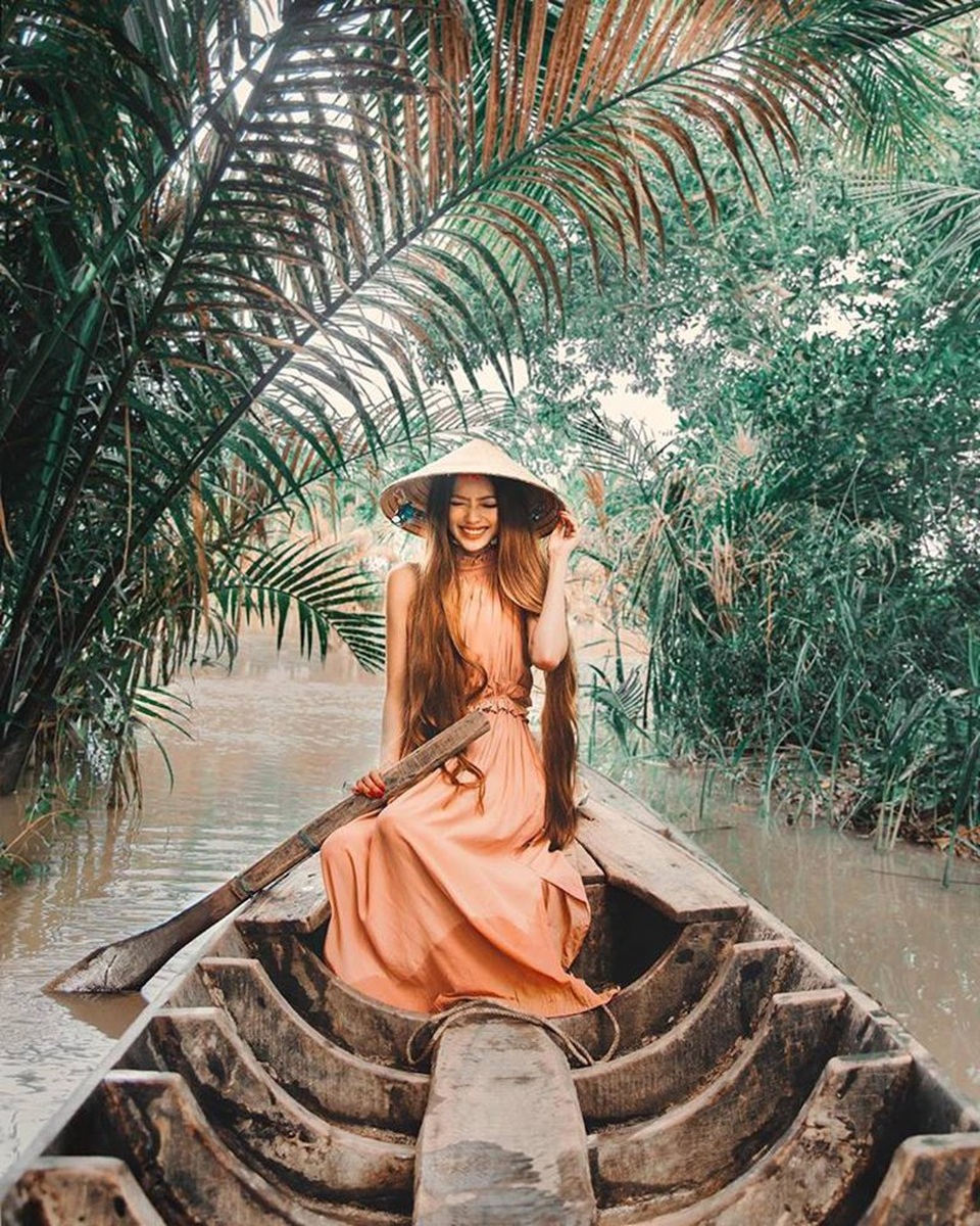 "Công chúa tóc mây" gốc Việt gây sốt với bộ ảnh chụp nơi quê nhà - 2
Sarah cho biết quê gốc của cô ở Trà Vinh, và cô đã có những trải nghiệm đi thuyền trên sông, tìm hiểu nhịp sống của người dân miền Tây sông nước trong những ngày qua.