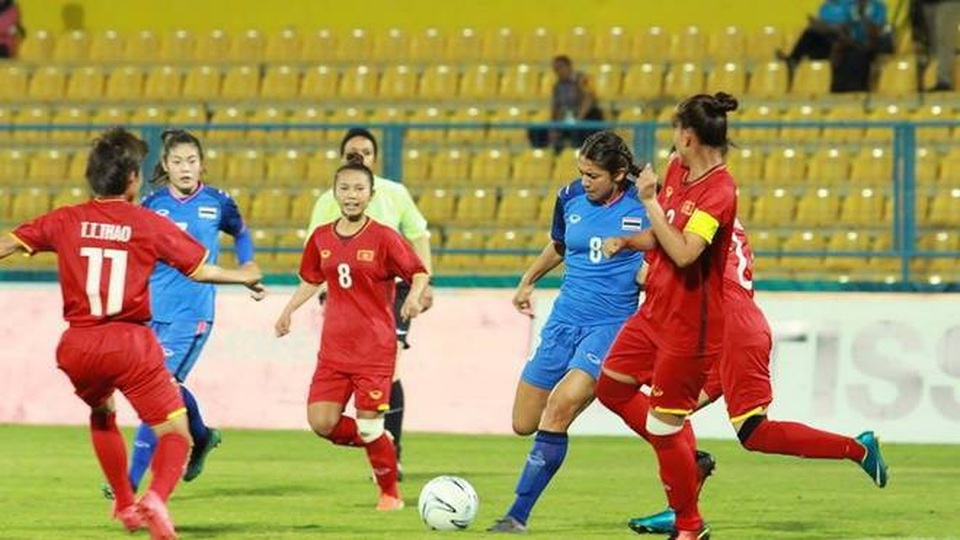 Đánh bại Thái Lan, đội tuyển nữ Việt Nam giành vé vào tứ kết Asiad 2018 - 1
Đội tuyển nữ Việt Nam (đỏ) thắng Thái Lan và giành vé vào tứ kết Asiad 2018