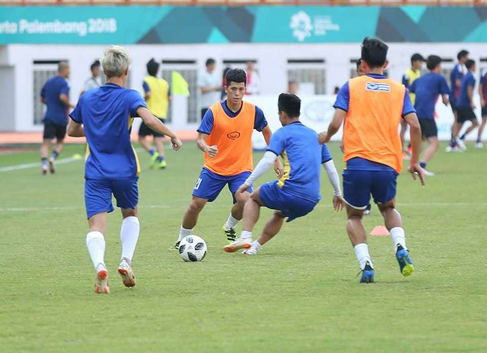 Olympic Việt Nam 1-0 Olympic Nhật Bản: Quang Hải chói sáng - 20
Olympic Việt Nam tập phối hợp trước khi trận đấu diễn ra