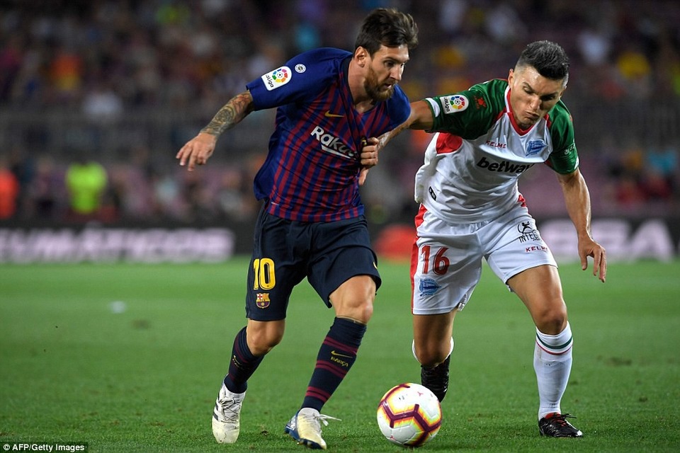 Barcelona 3-0 Alaves: Messi, Coutinho chói sáng - 4
Messi chói sáng với cú đúp giúp Barcelona đánh bại Alaves