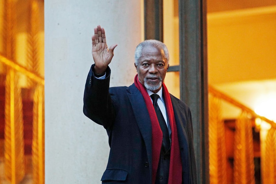 Những phát ngôn ấn tượng của cố Tổng thư ký LHQ Kofi Annan - 9 “Không có chiến lược phát triển nào mang lại nhiều lợi ích cho xã hội nói chung hơn là chiến lược lấy phụ nữ làm chủ thể trung tâm”. Trong ảnh: Ông Kofi Annan đến thăm Điện Élysée của Pháp năm 2017 (Ảnh: EPA)