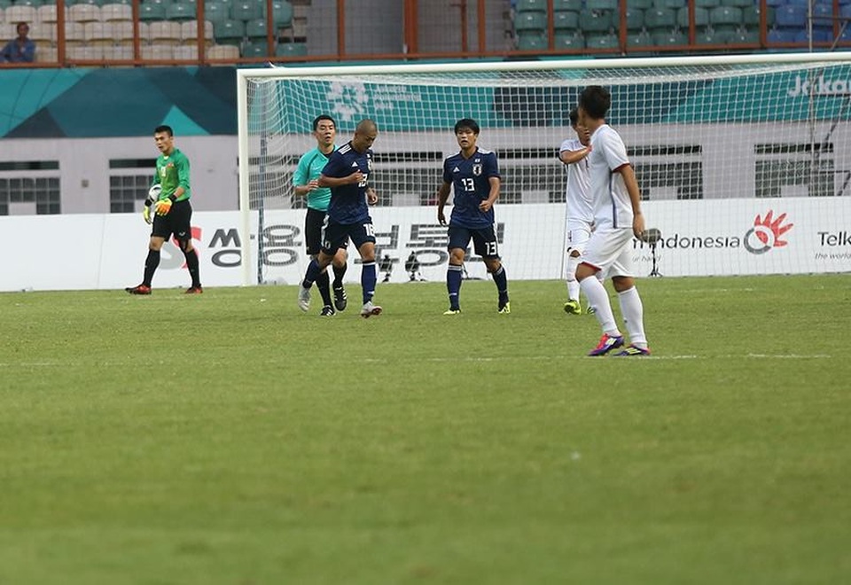 Olympic Việt Nam 1-0 Olympic Nhật Bản: Quang Hải chói sáng - 2
Olympic Nhật Bản đã có một trận đấu bế tắc