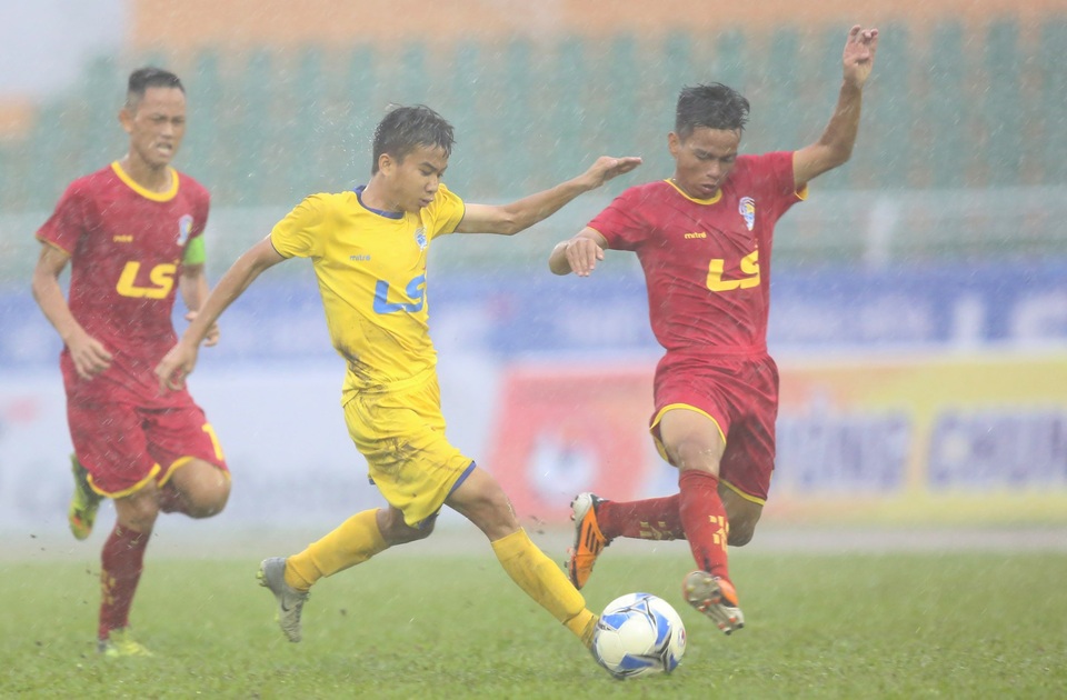 SL Nghệ An giành suất đầu tiên vào chung kết giải bóng đá U15 quốc gia 2018 - 1 SL Nghệ An vượt qua Khánh Hoà để vào chung kết