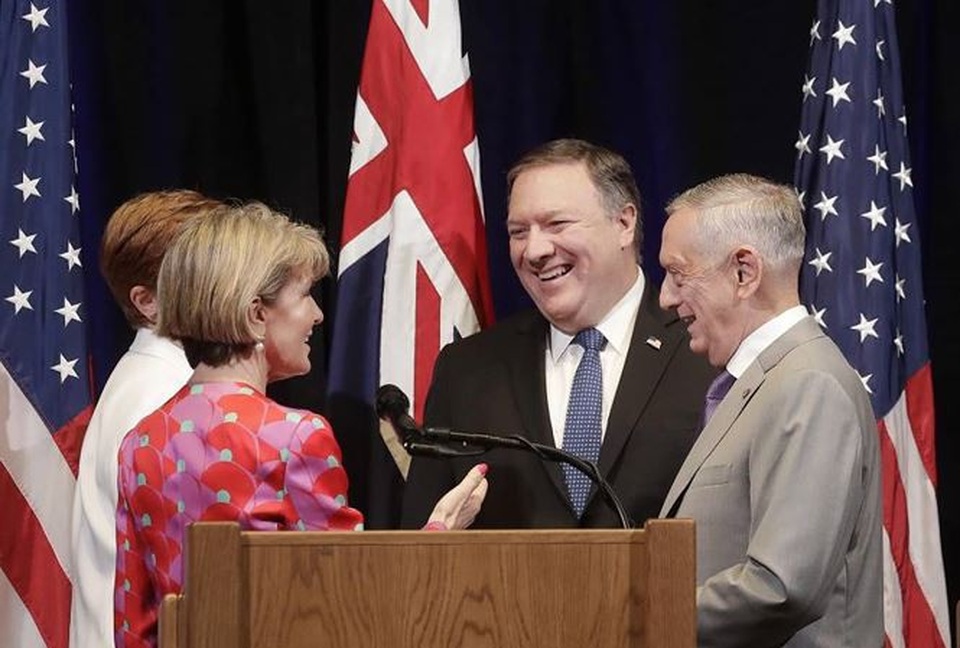 Nhật - Mỹ - Úc "liên thủ" đối đầu Trung Quốc - 1 
Bộ trưởng Quốc phòng và Ngoại giao Úc gặp gỡ các đồng cấp Mỹ tại California ngày 24/7 (AP)