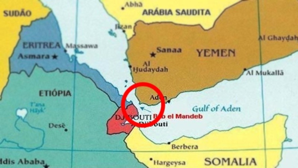 Israel cảnh báo động binh nếu Iran chặn lối vào Biển Đỏ - 2
Eo biển Bab al-Mandab có vai trò quan trọng trong giao thương quốc tế. (Ảnh: Wikipedia)
