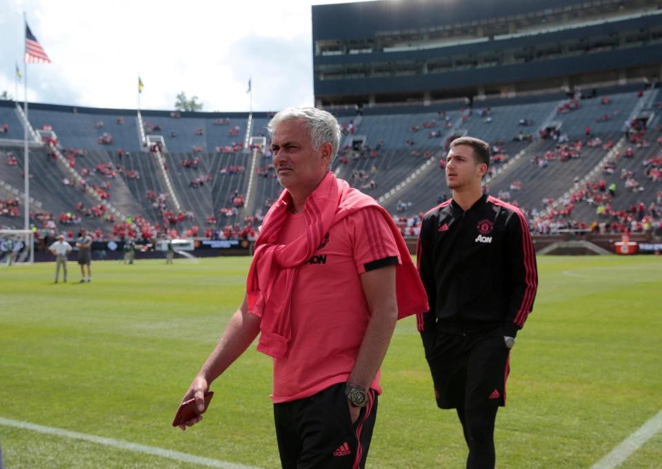 Mourinho đã “ngốn” bao nhiêu tiền của MU? - 1
MU đã mất núi tiền để HLV Mourinho mua sắm cầu thủ