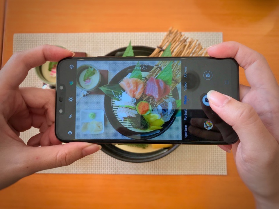 Trải nghiệm chụp ảnh trên smartphone 4 camera AI đầu tiên trên thế giới - 15 Trải nghiệm chụp ảnh trên smartphone 4 camera AI đầu tiên trên thế giới - 15