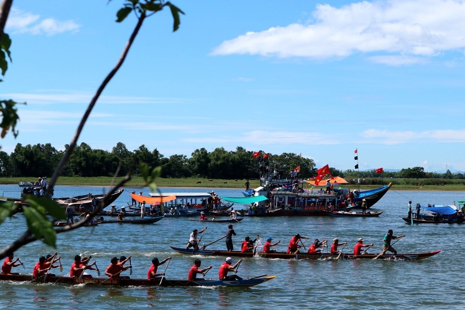 Hội An: Giỗ tổ ở làng gốm hơn 500 năm tuổi - 8 Giải đua thuyền được tổ chức tại bến du thuyền du lịch của làng gốm