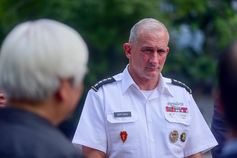 Đại tướng Brown khẳng định sẽ tiếp tục hợp tác với Việt Nam trong các hoạt động hỗ trợ nhân đạo và cứu trợ thảm họa cũng như trong các lĩnh vực khác như an ninh, gìn giữ hòa bình.