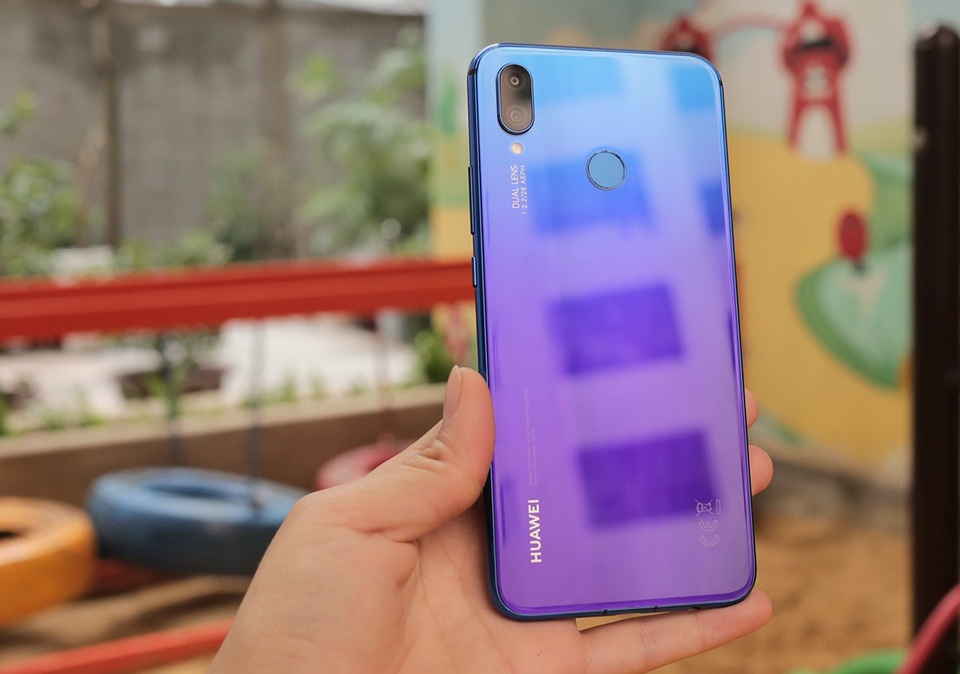 Huawei Nova 3i "đọ" Oppo F9: Kẻ tám lạng người nửa cân - 7 Huawei Nova 3i "đọ" Oppo F9: Kẻ tám lạng người nửa cân - 7