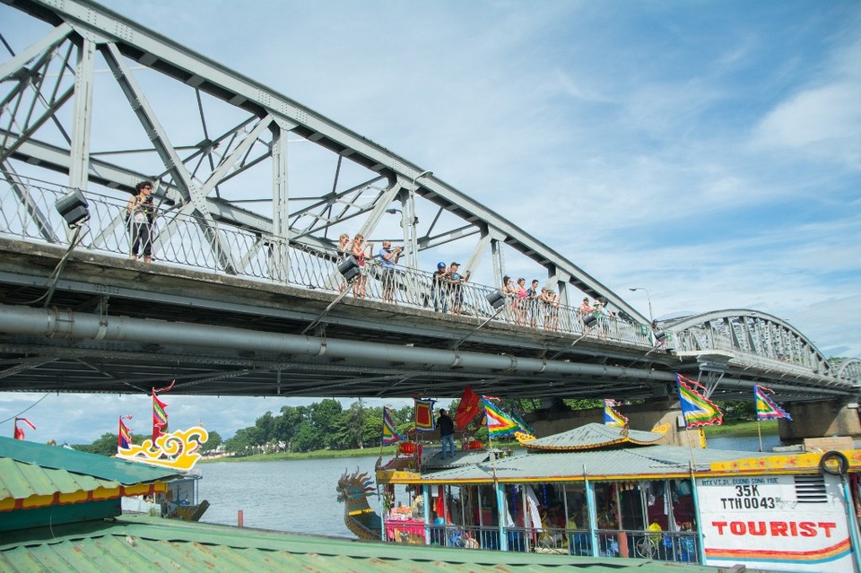 Huế: Lễ hội Điện Hòn Chén thu hút hàng vạn người dân và du khách - 21