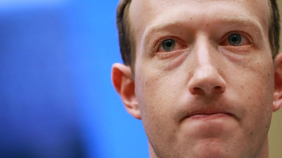 Những chiếc xe "xoàng xĩnh" đến khó tin của người nổi tiếng - 2