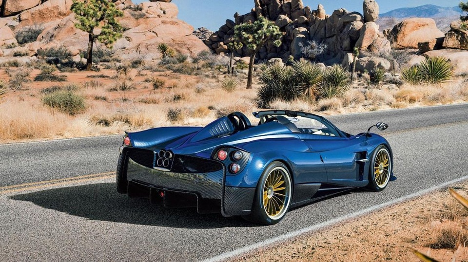 Những chiếc xe "xoàng xĩnh" đến khó tin của người nổi tiếng - 3