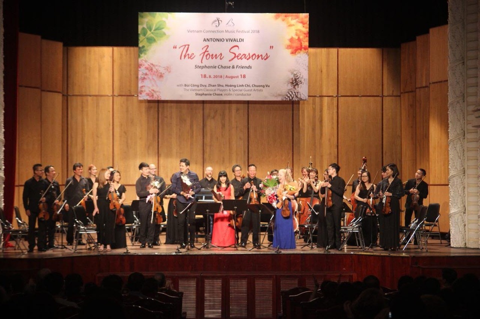 Nghệ sĩ violin nổi tiếng Stephanie đến Việt Nam biểu diễn - 2 Các nghệ sĩ quốc tế và các nghệ sĩ Việt Nam sẽ cùng tham gia biểu diễn trong Liên hoan âm nhạc Vietnam Connection.