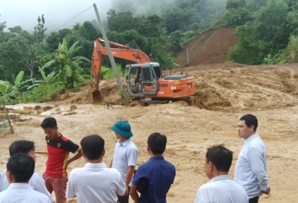 Thông tuyến quốc lộ lên huyện biên giới Mường Lát - 2 Thông tuyến quốc lộ lên huyện biên giới Mường Lát - 2