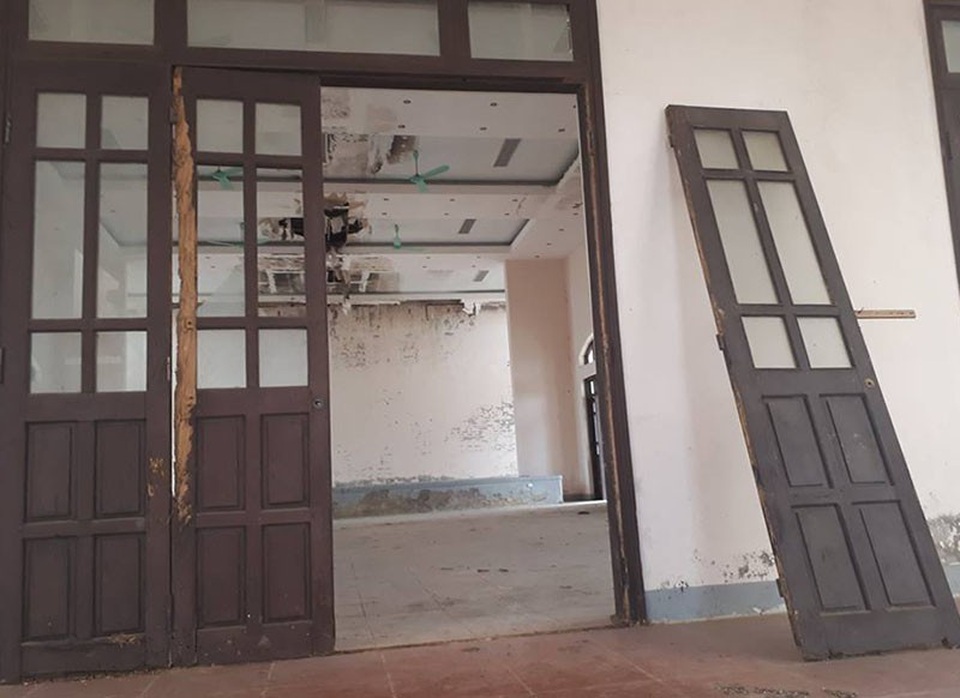 Cụm công trình 33 tỷ đồng “mục nát” sau 8 năm bỏ hoang - 3 Cửa mục nát