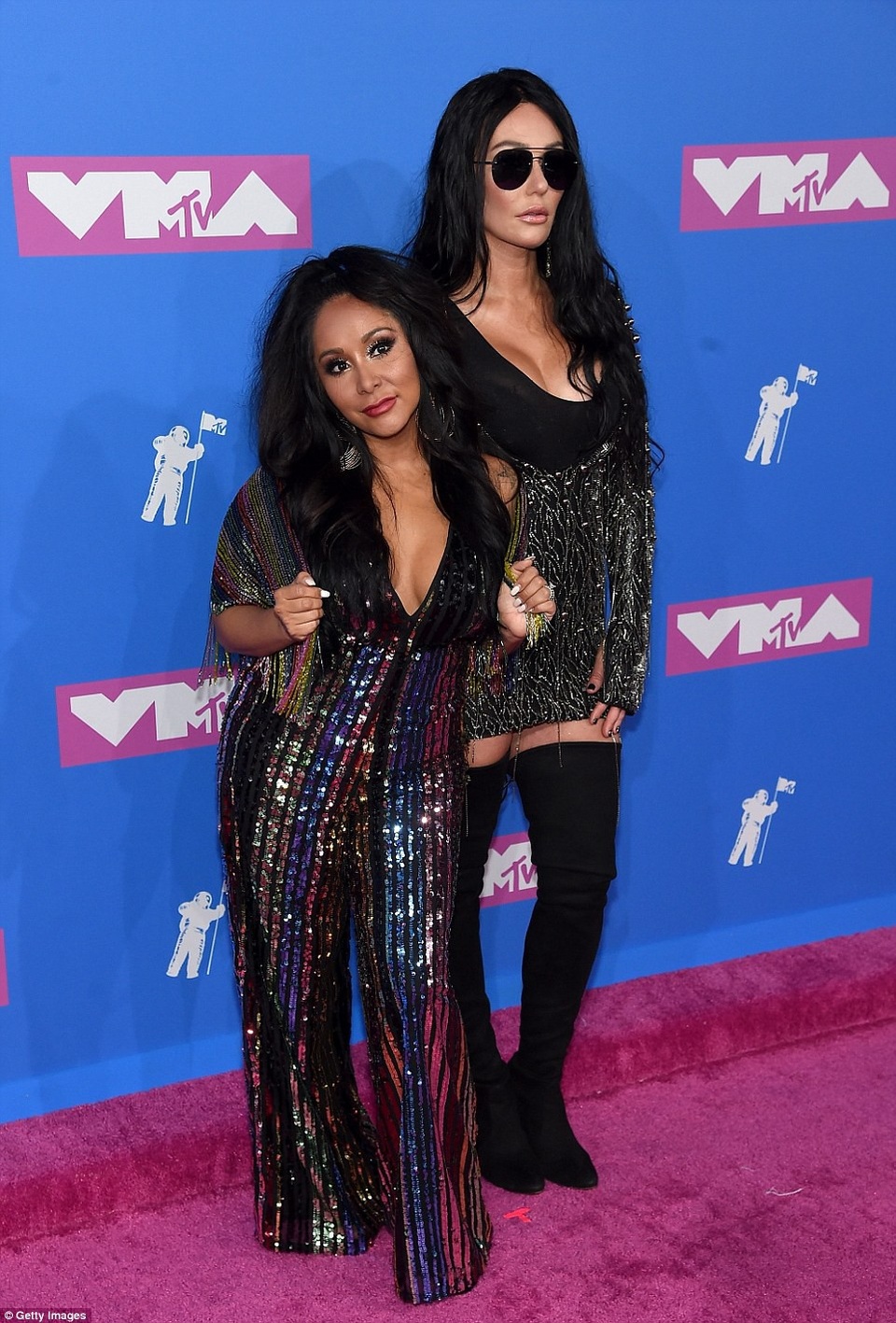 Những sao bị chê mặc xấu trên thảm đỏ VMA - 13
Snooki và Jennifer JWOWW Farley cũng lọt Top mặc xấu