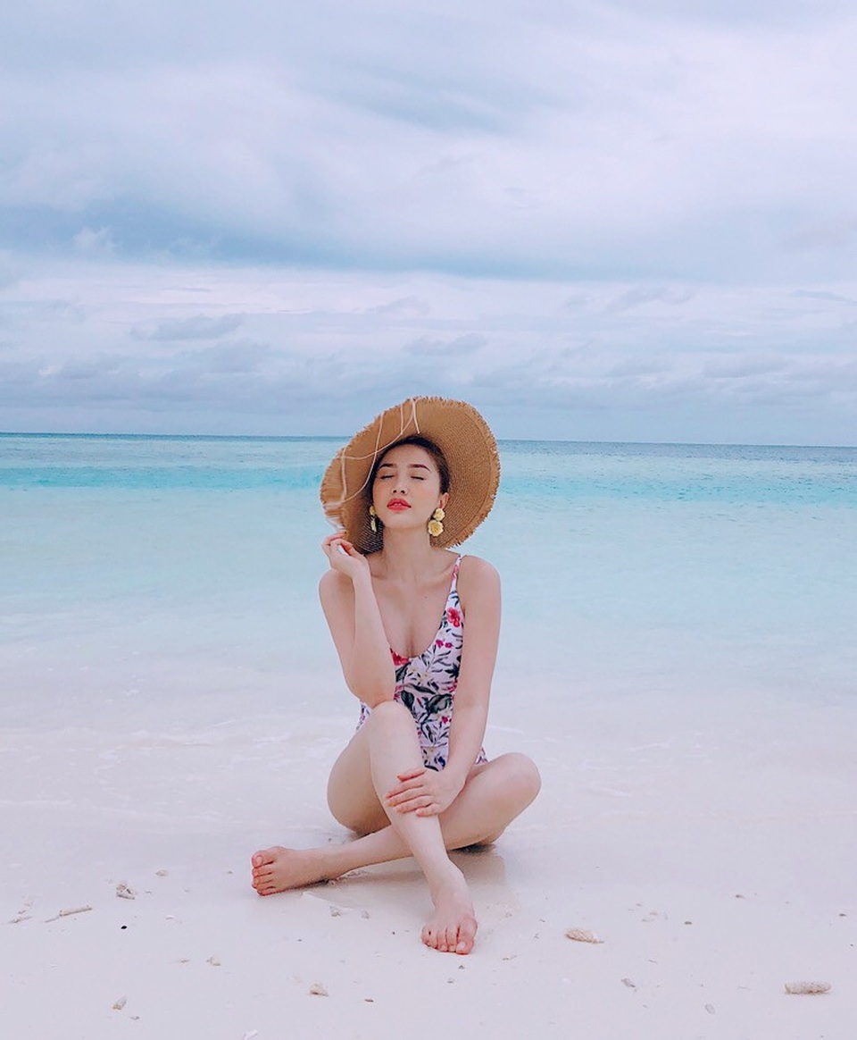 Minh chứng cho câu nói “sạc đầy năng lượng” là bộ ảnh được đầu tư khá nhiều kĩ lưỡng cũng như tiêu tốn nhiều kinh phí.