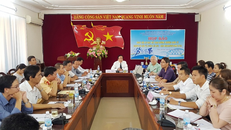 Cúp quốc tế đạp xe ngắm cảnh đẹp cố đô Huế và loạt sự kiện thể thao mừng 2/9 - 1 Họp báo Ngày hội xe đạp đường trường quốc tế và cuộc thi bán marathon cùng chuỗi sự kiện thể thao mừng 2/9