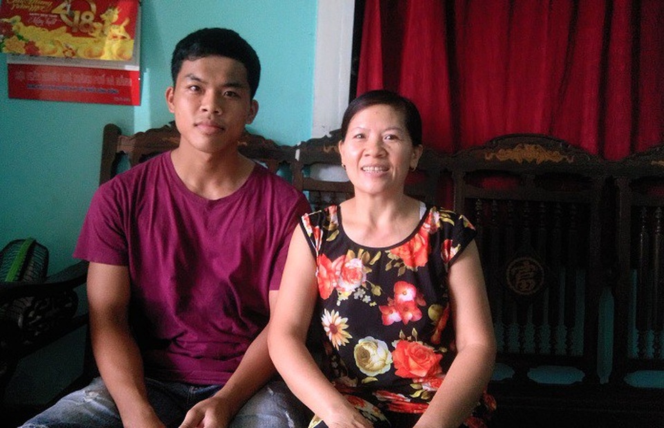 Cậu học trò mồ côi cha và hành trình chạm đến ước mơ làm Sỹ quan Lục quân - 2 Sơn và mẹ của mình