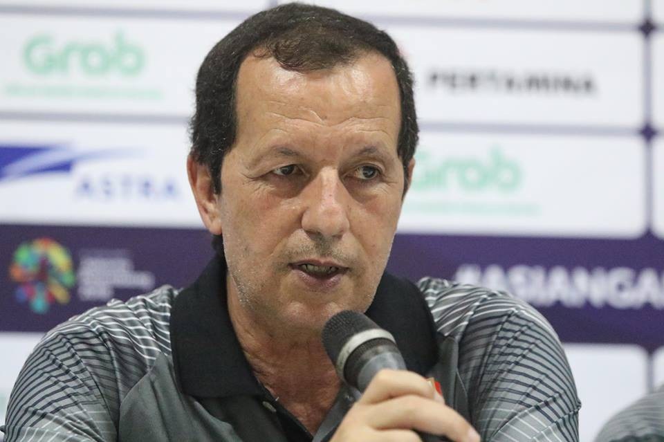 HLV Bahrain tiết lộ bất ngờ trước trận đấu với Olympic Việt Nam - 1
HLV Chamnam Samir bất ngờ cho biết ông chưa quan tâm và cũng không biết thông tin gì về Olympic Việt Nam