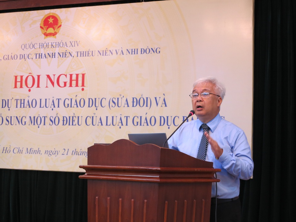 PGS.TS Phan Thanh Bình phát biểu tại hội nghị