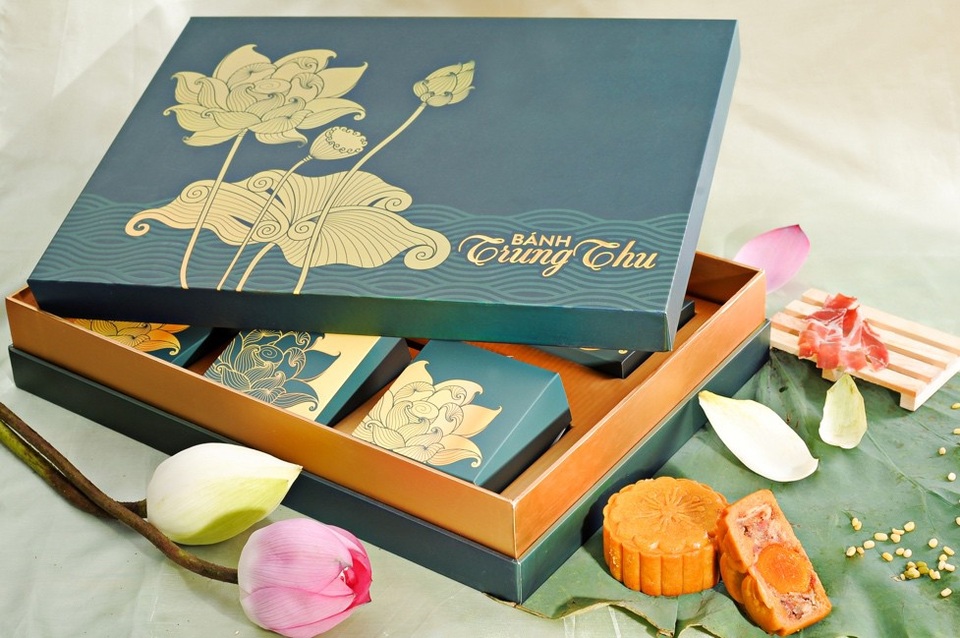 Giải pháp quà tặng trung thu cho doanh nghiệp: Cùng Han Mooncake “trao trân quý, gửi tâm giao” - 3 Bánh trung thu HAN MOONCAKE – Trao trân quý, gửi tâm giao