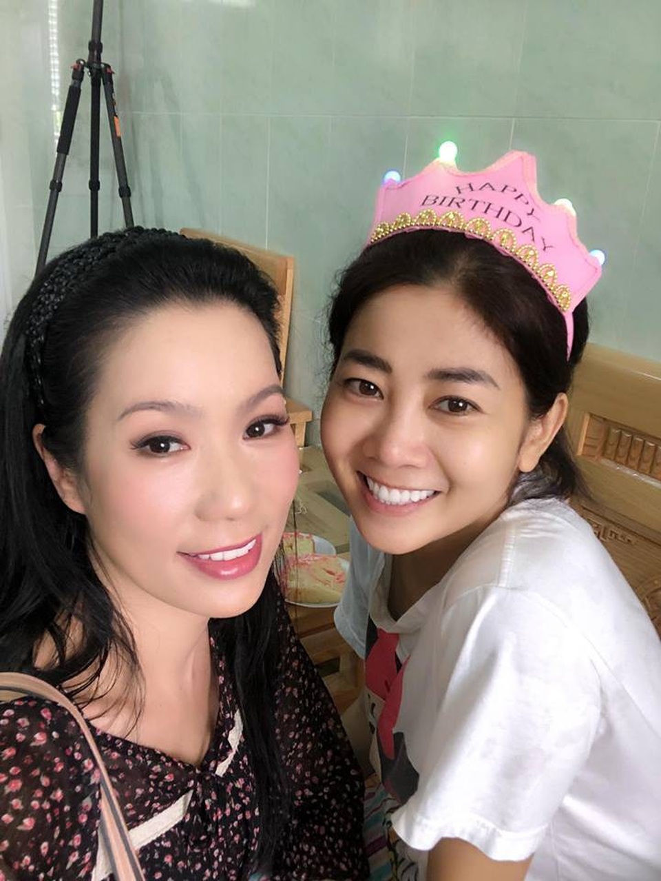 Trịnh Kim Chi cũng mong Mai Phương sẽ chiến thắng bệnh hiểm nghèo, sớm quay lại sân khấu kịch với bạn bè, đồng nghiệp cũng như để chăm sóc cô con gái nhỏ. Chị cũng góp phần kêu gọi mọi người giúp đỡ Mai Phương vượt qua khó khăn trong lúc này.