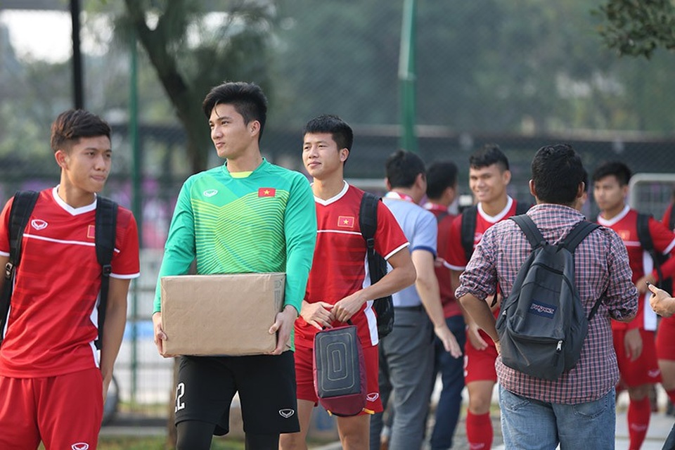 Olympic Việt Nam hào hứng luyện chiêu tủ chờ đấu Bahrain - 14 Olympic Việt Nam hào hứng luyện chiêu tủ chờ đấu Bahrain - 14