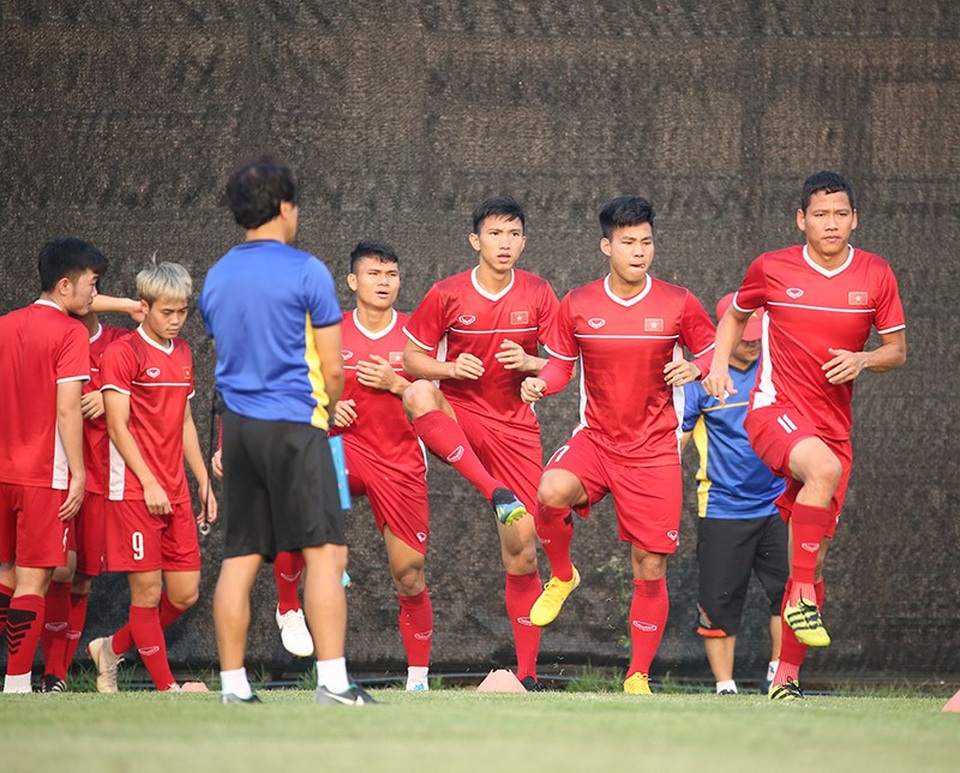Olympic Việt Nam hào hứng luyện chiêu tủ chờ đấu Bahrain - 5 Olympic Việt Nam hào hứng luyện chiêu tủ chờ đấu Bahrain - 5