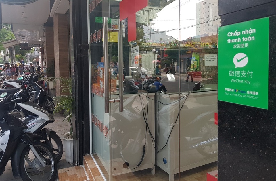 Hàng loạt cửa hàng công khai thanh toán qua Wechat Pay với khách Trung Quốc - 3 Hàng loạt cửa hàng công khai thanh toán qua Wechat Pay với khách Trung Quốc - 3