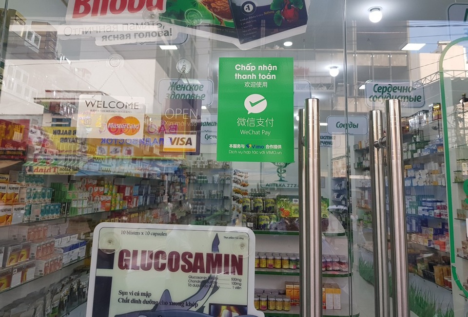 Hàng loạt cửa hàng công khai thanh toán qua Wechat Pay với khách Trung Quốc - 8 Cửa hàng ở Nha Trang bất chấp quy định thanh toán qua mạng với khách Trung Quốc khiến nhà nước thất thu thuế