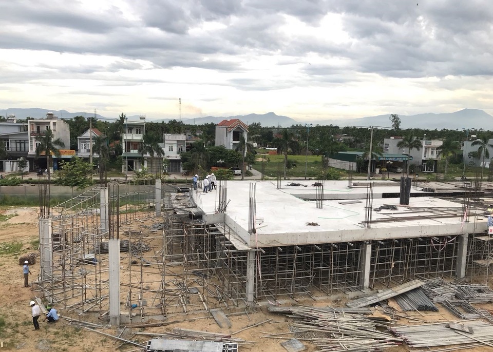 Chuẩn bị cất nóc dự án Thành phố giáo dục IEC Quảng Ngãi - 3 IEC Quảng Ngãi Tiến độ 20-8: Trường Quốc tế Bắc Mỹ (SNA) đang dần hoàn thiện.