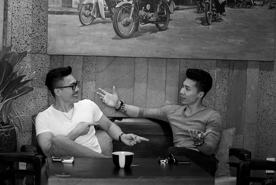 Cà phê hoài cổ khiến giới trẻ Sài Gòn mê mẩn - 4 Nơi đây thu hút cả những nghệ sĩ tới uống cà phê.