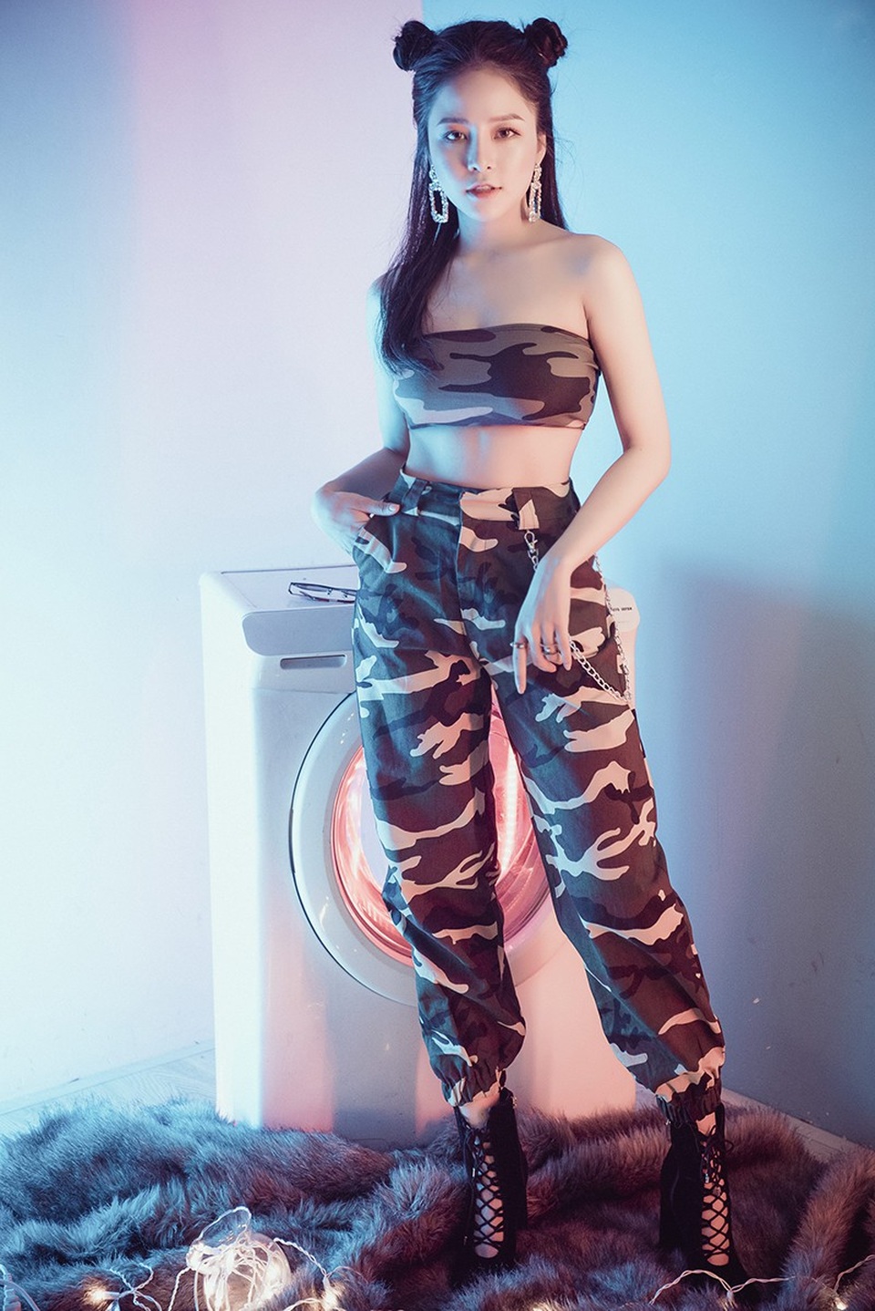 "Hot girl World Cup" Trâm Anh trở lại sau thời gian né tránh, giãi bày về áp lực dư luận - 10 Trâm Anh cũng cho biết trong thời gian tới, cô sẽ tích cực tham gia các hoạt động nghệ thuật, phim ngắn hay tham gia diễn xuất trong MV âm nhạc. Hi vọng những nỗ lực của cô sẽ góp phần giúp mình thoát mác hotgirl.
