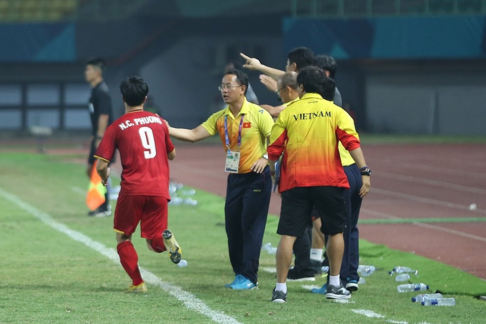 Olympic Việt Nam ăn mừng chiến thắng đầy cảm xúc, cảm ơn đồng đội Hùng Dũng - 14 Olympic Việt Nam ăn mừng chiến thắng đầy cảm xúc, cảm ơn đồng đội Hùng Dũng - 14