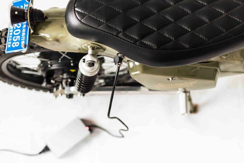 Shanghai Customs eCub2 - Sự "hồi sinh" của những chiếc Honda Cub - 11 Shanghai Customs eCub2 - Sự "hồi sinh" của những chiếc Honda Cub - 11