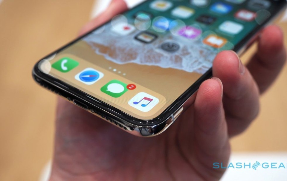 Apple chuyển sang dùng linh kiện Trung Quốc giá rẻ, có đáng lo ngại? - 2 Sử dụng nguồn cung giá rẻ có khiến sản phẩm của iPhone mất giá?