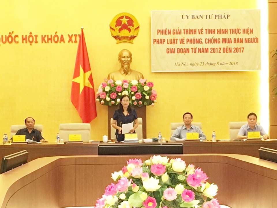 Thứ trưởng Bộ Công an giải trình việc chống mua bán người - 1 Chủ nhiệm UB Tư pháp Lê Thị Nga chủ trì phiên giải trình