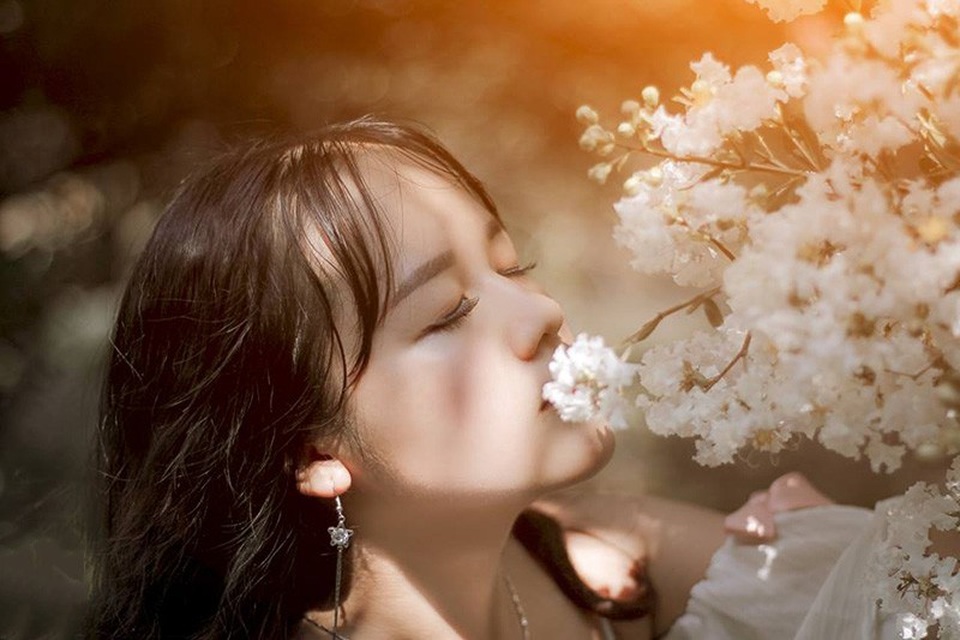 Người từng nắm tay em mùa hoa sữa năm ấy, nay đâu rồi? - 2 Kẻ yêu nhiều hơn rốt cuộc lại đau nhiều hơn? (Ảnh minh họa: Vi)