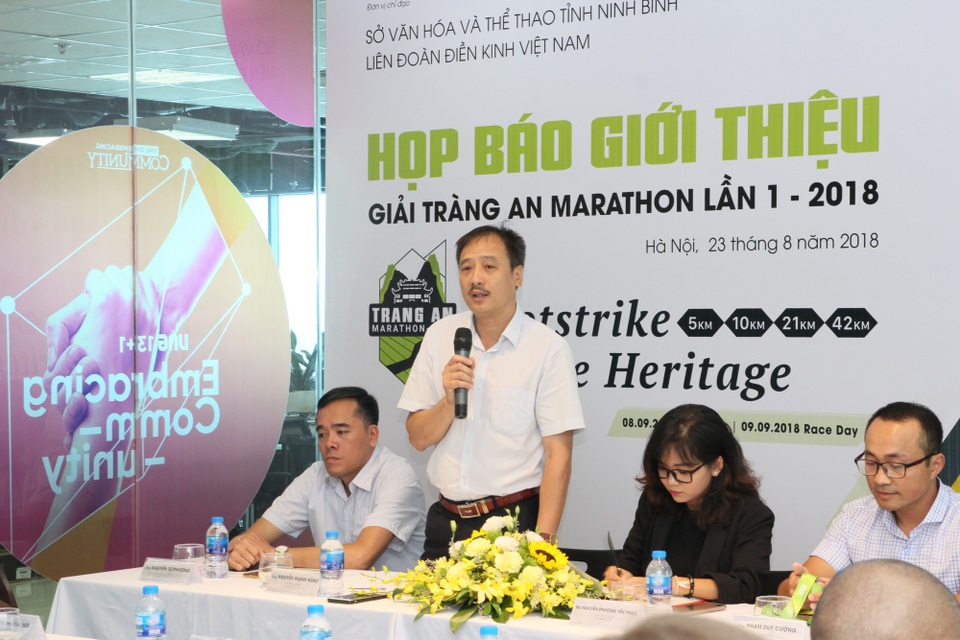 Giải chạy bộ Tràng An Marathon 2018 chính thức khởi tranh - 1
Ông Nguyễn Mạnh Hùng, Phó tổng thư ký Liên đoàn Điền Kinh Việt Nam phát biểu trong buổi họp báo