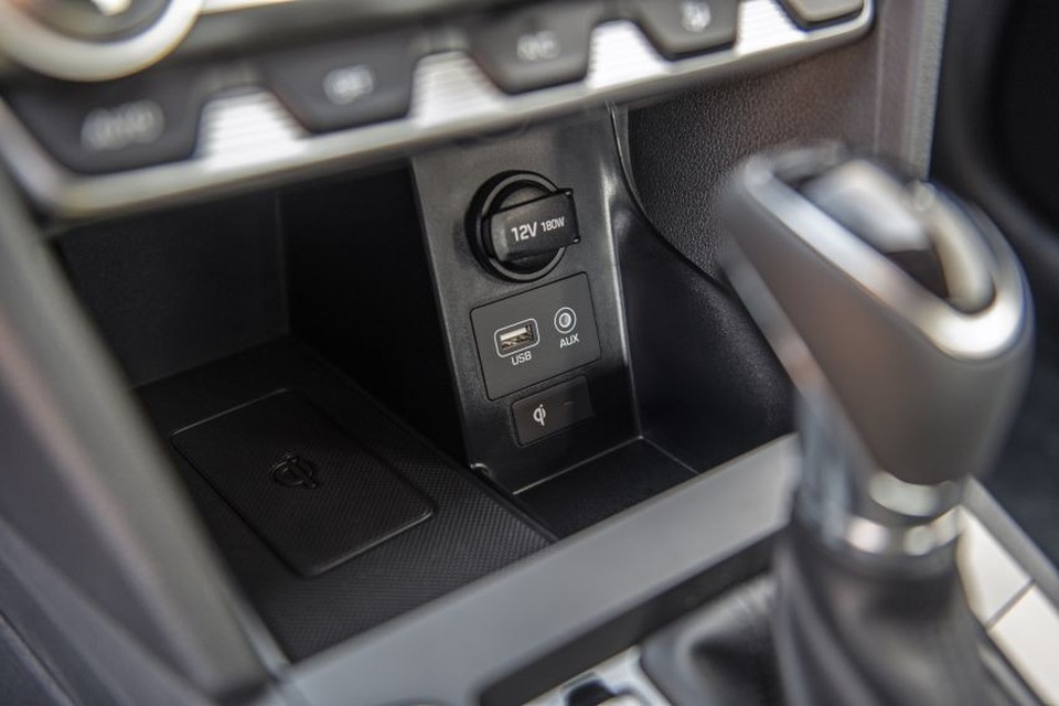 Hyundai nâng cấp Elantra, thêm nhiều trang bị - 18 Hyundai nâng cấp Elantra, thêm nhiều trang bị - 18